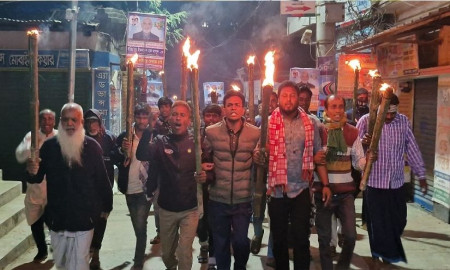 ‘রাতের ভোটের এমপি’কে ফের মনোনয়ন, প্রতিবাদে বিএনপি নেতাকর্মীদের মশাল মিছিল