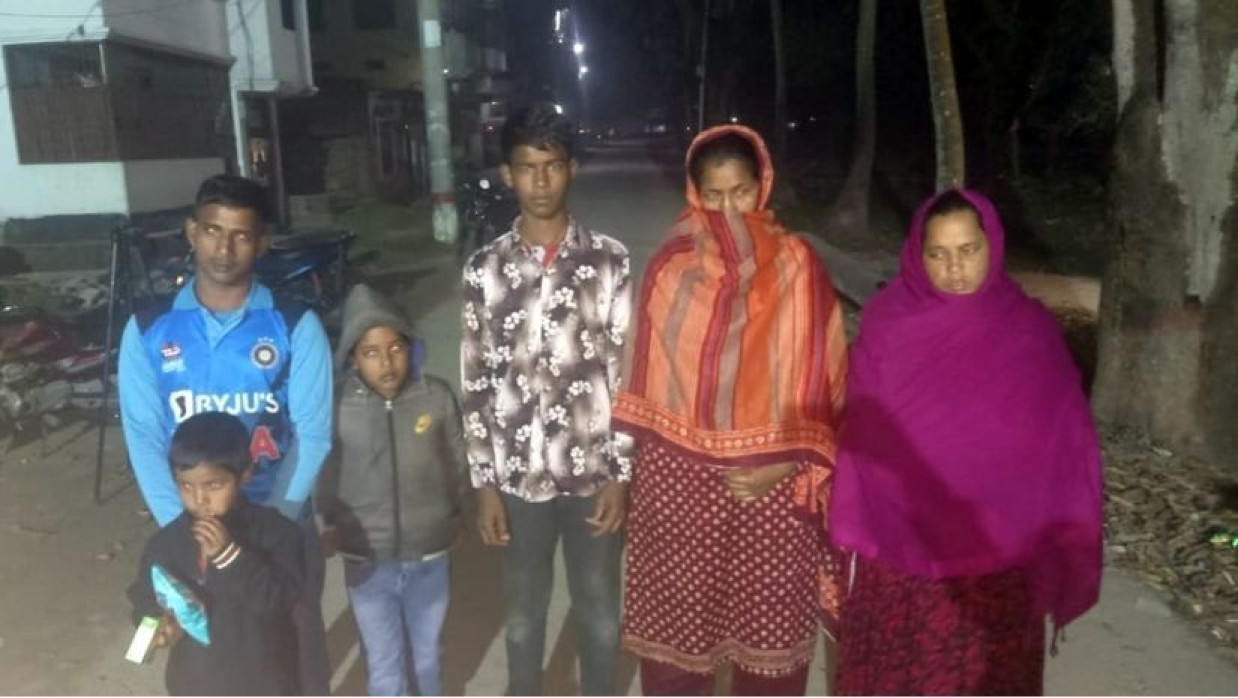 ৬ ভারতীয় নাগরিক