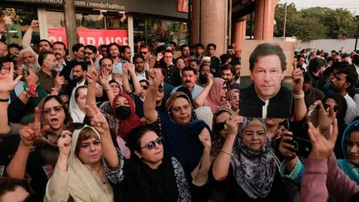 ইমরান খান