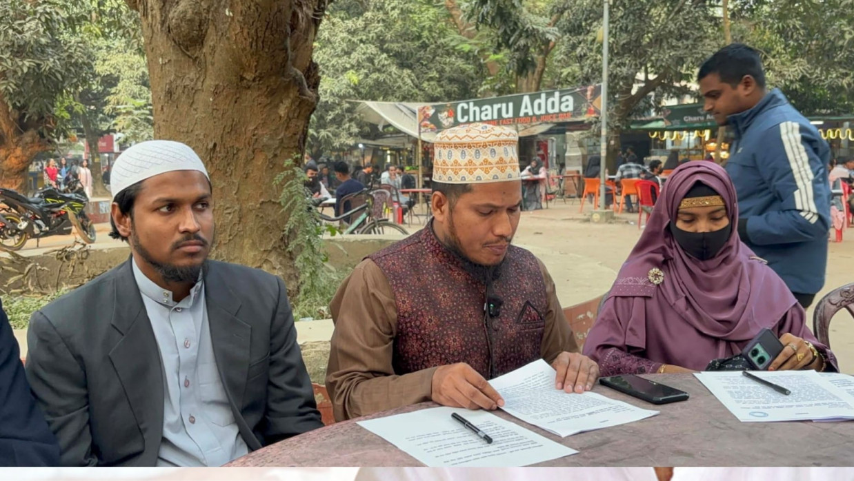 পরিবহন মার্কেটে এক সংবাদ সম্মেলনে এ অভিযোগ করেন তারা