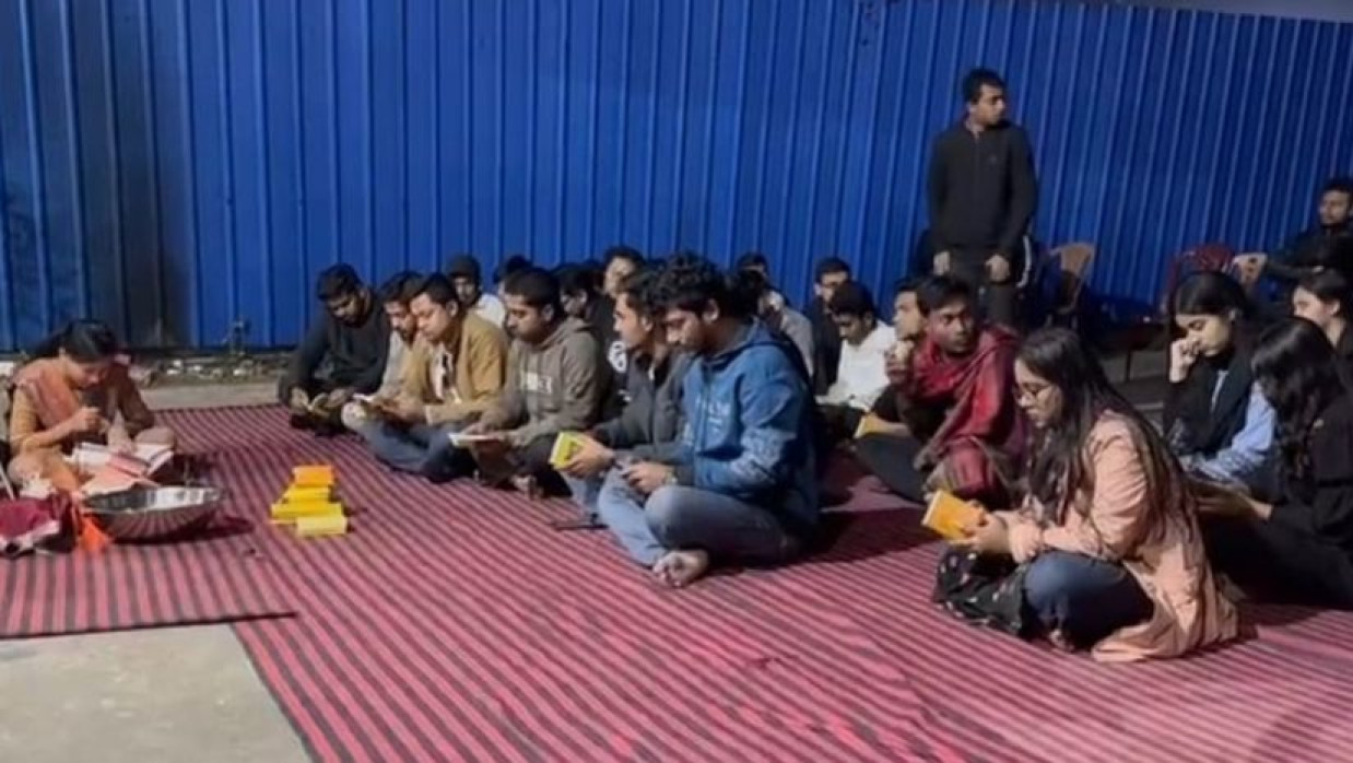 জাবিতে সনাতন ধর্মাবলম্বীদের প্রার্থনা