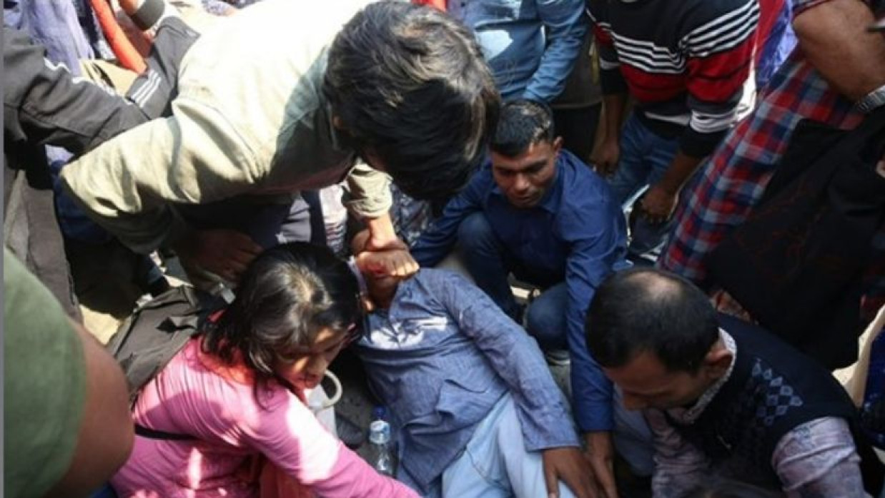 গণতান্ত্রিক জোটের বিক্ষোভ মিছিলে লাঠিচার্জে আহত 