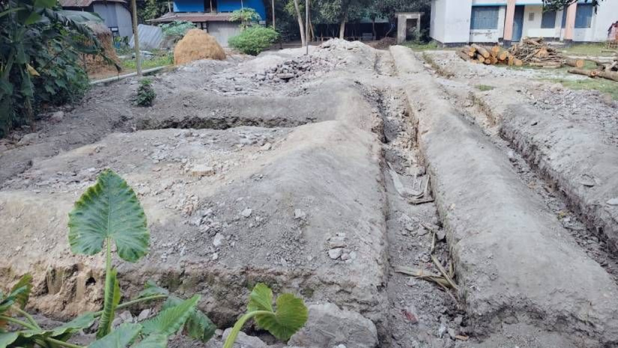 এখানেই ছিল বিদ্যালয়ের টিনশেড ঘর