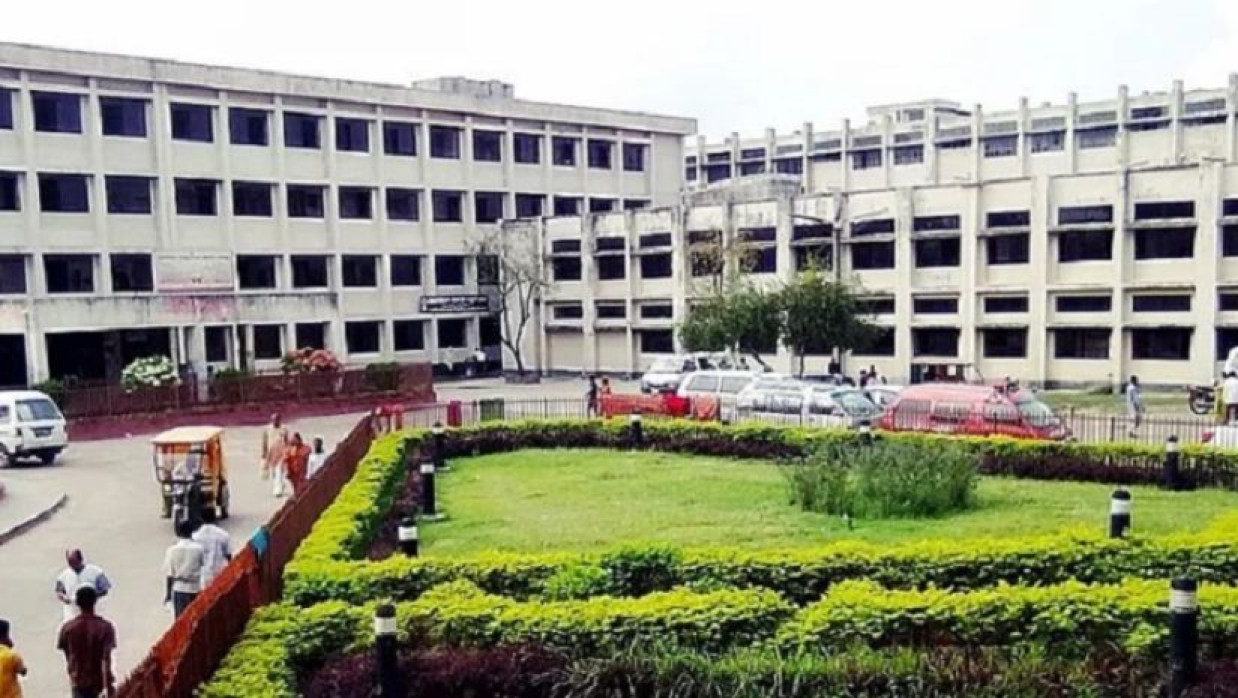 ৩ পদে ৩ কর্মকর্তা নিয়োগে আবেদন চলছে খুলনা মেডিকেল বিশ্ববিদ্যালয়ে 