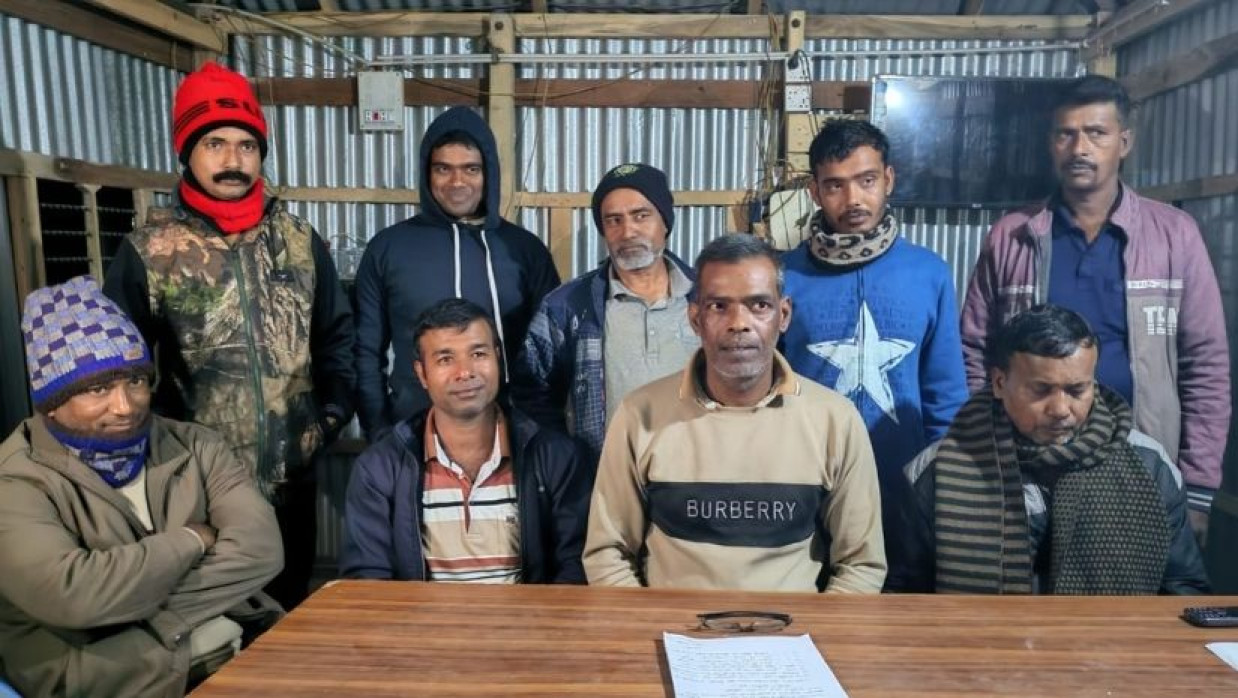 সংবাদ সম্মেলন আয়োজন করে পদত্যাগের ঘোষণা দেন জামায়াত হিন্দু শাখার ৯ নেতাকর্মী