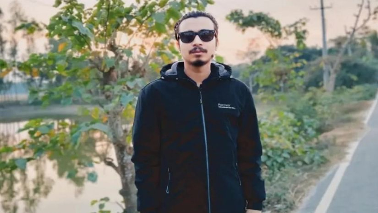 স্থানীয় মার্কেটের ব্যবসায়ী রুবেল মিয়া