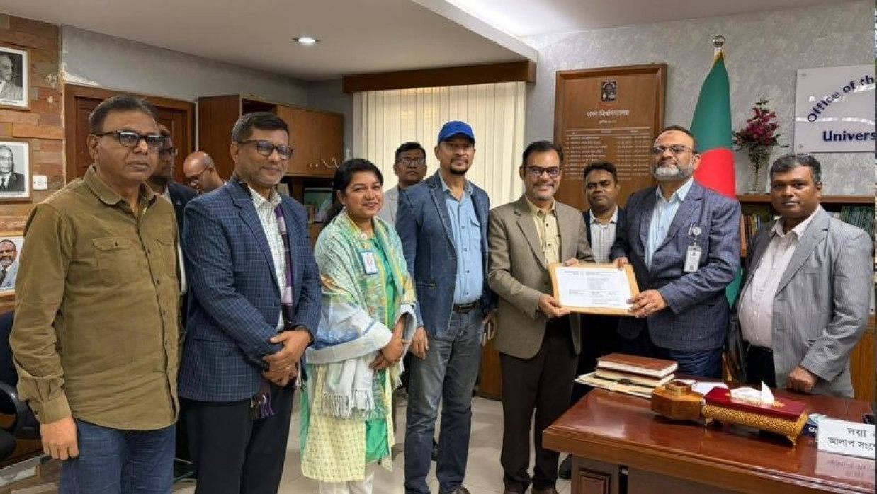 ফল উপাচার্যে নিকট হস্তান্তর করেছে ভর্তি পরীক্ষা কমিটি