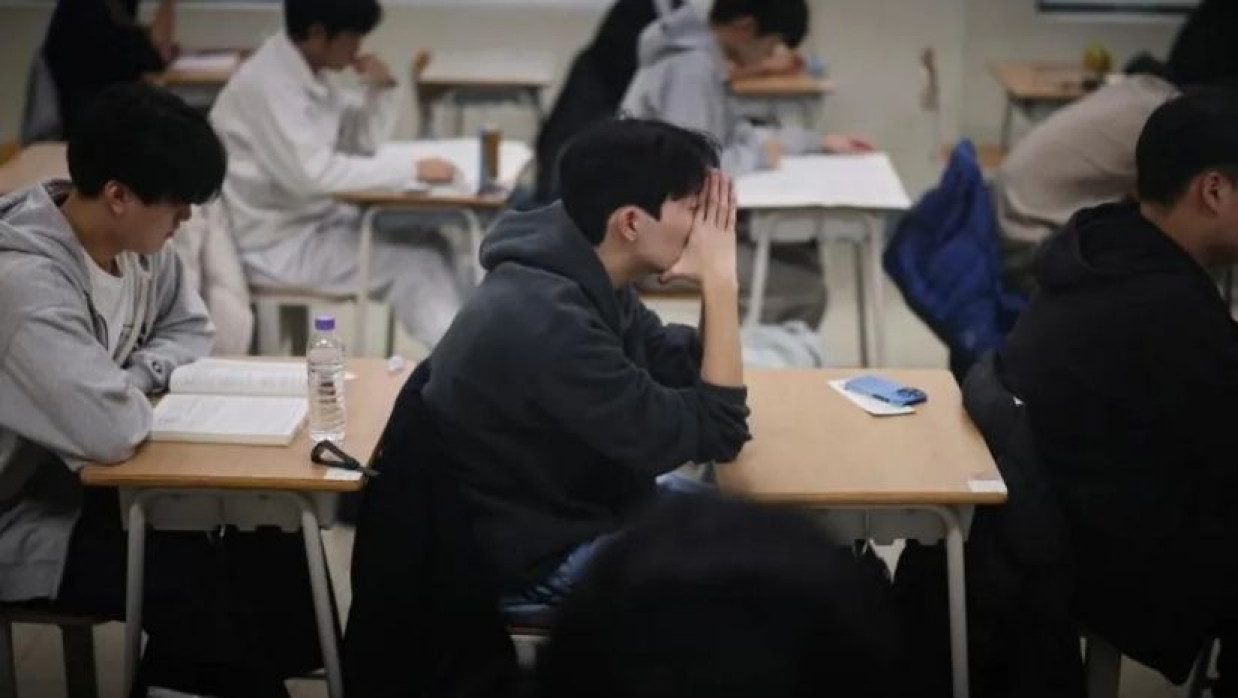 ভর্তি পরীক্ষা দিচ্ছেন ভর্তিচ্ছুরা