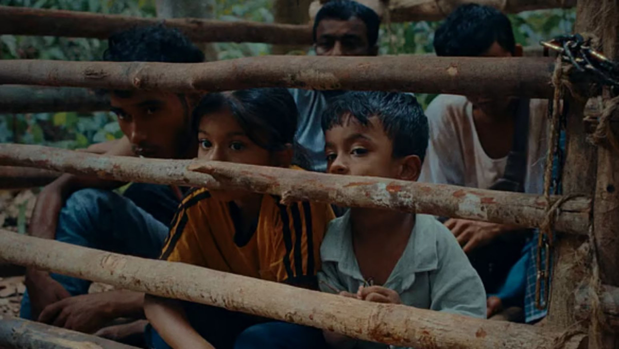 লস্ট ল্যান্ড সিনেমার একটি দৃশ্য