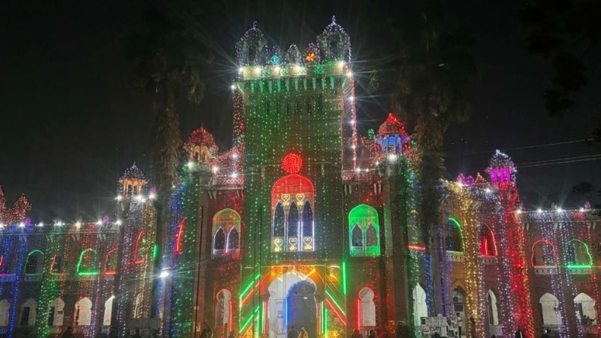 ঢাবিতে আলোকসজ্জা