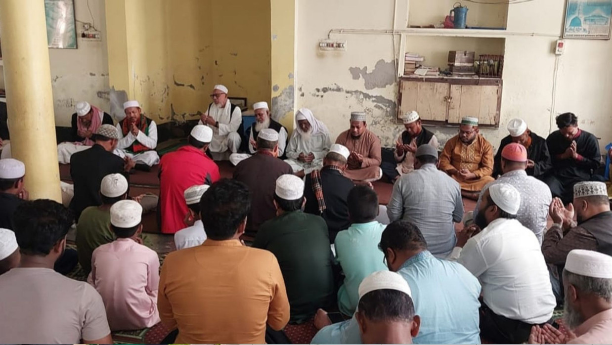 এতিমদের মাঝে খাবার বিতরণ জামায়াতের