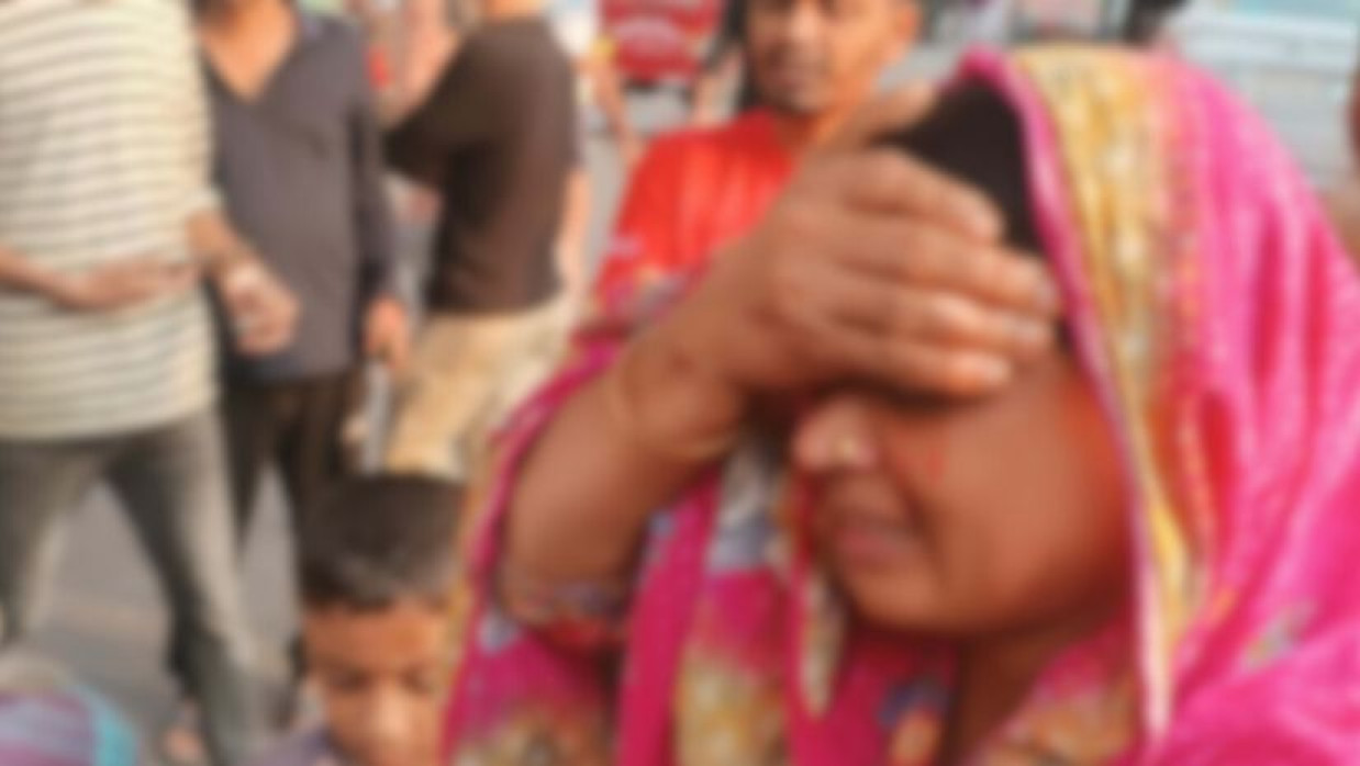 পথচারী নারী আহত হয়েছেন