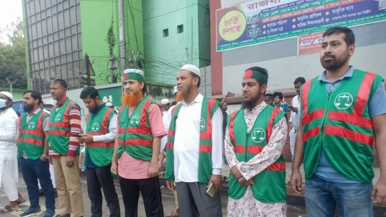 হাদির জানাজাস্থলে স্বেচ্ছাসেবক হিসেবে কাজ করছেন জামায়াতের ৬ হাজারের বেশি নেতাকর্মী