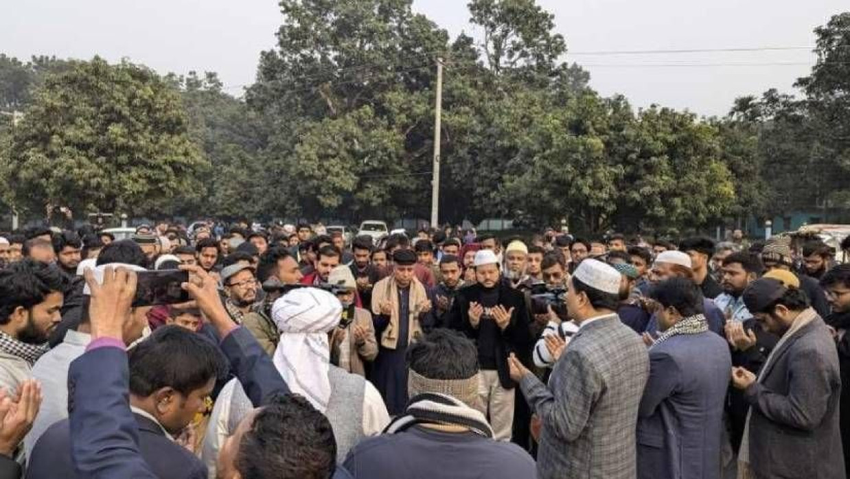 রাবিতে ওসমান হাদির গায়েবানা জানাজা অনুষ্ঠিত হয়