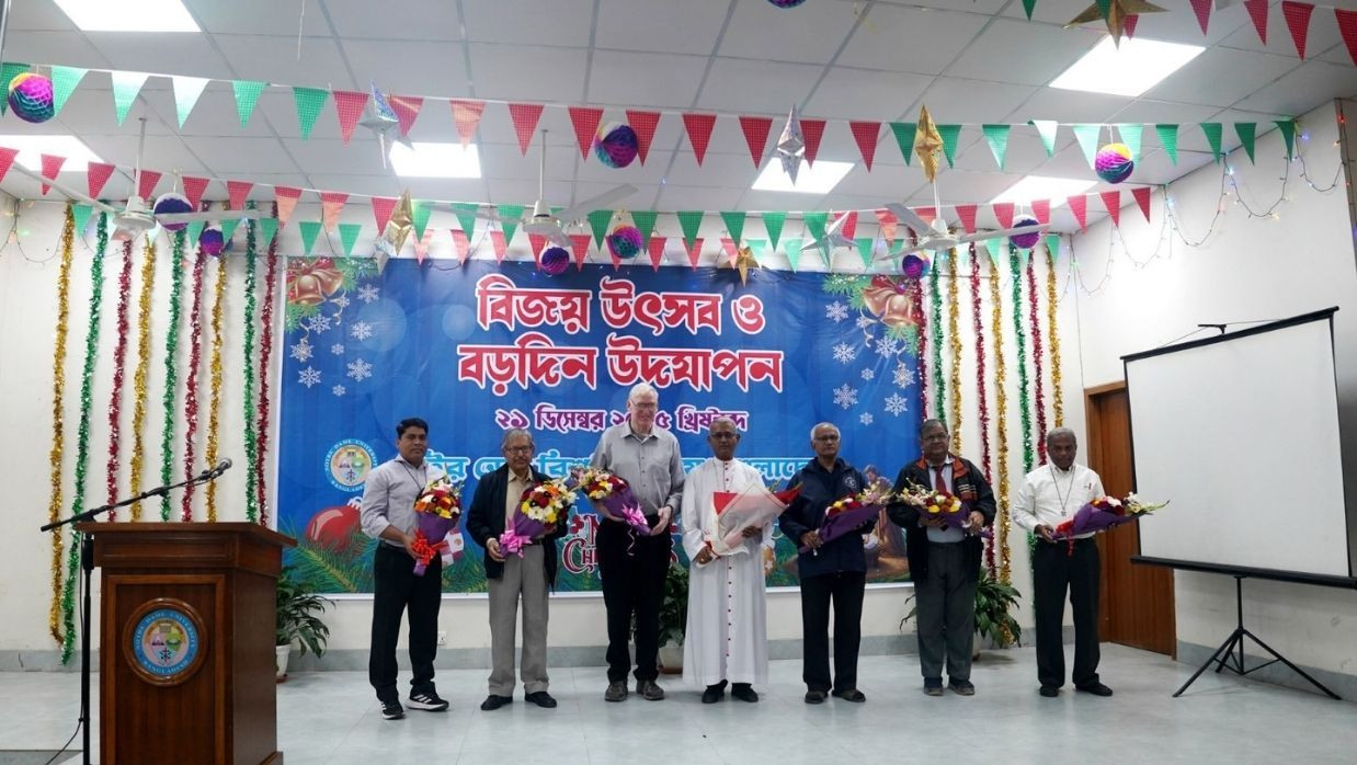 ঐক্যের বার্তায় নটর ডেম বিশ্ববিদ্যালয়ে বিজয় দিবস ও বড়দিন উদযাপন