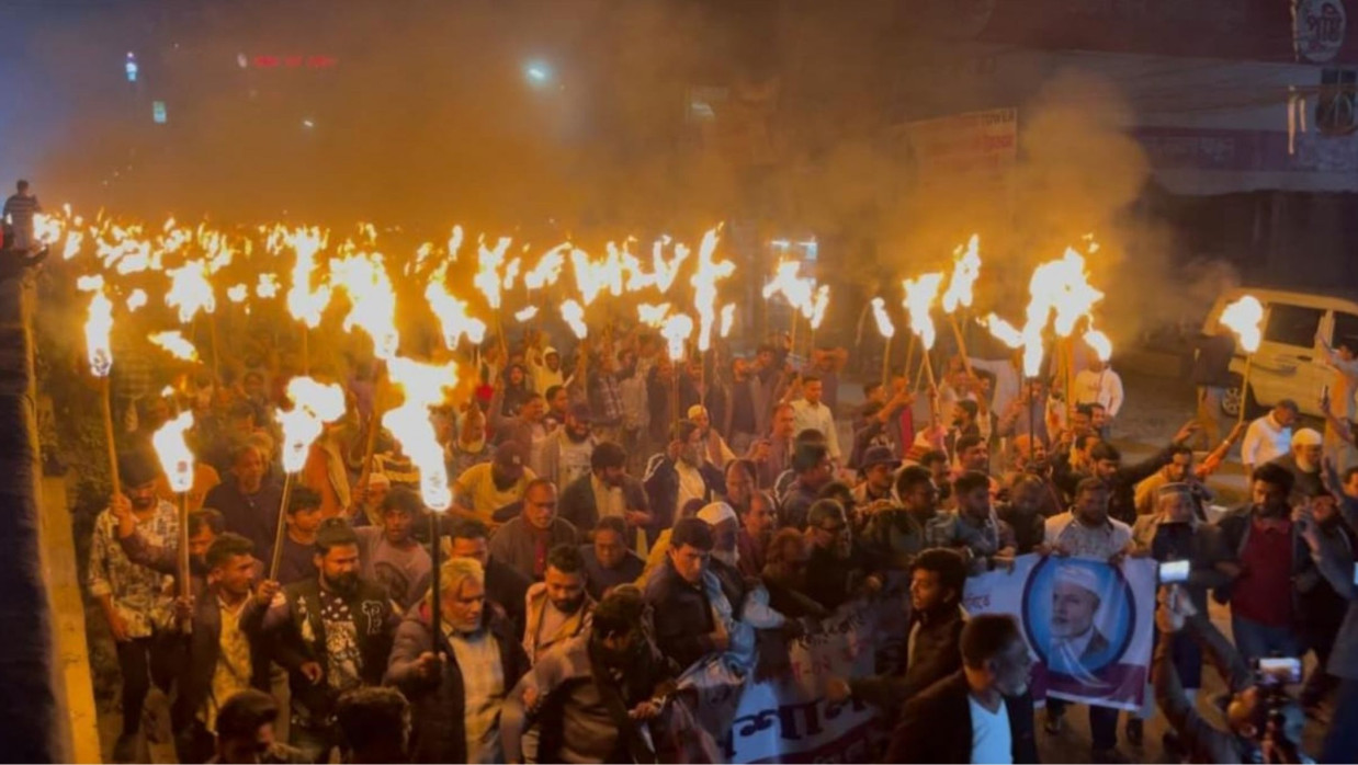 সড়ক অবরোধ, মশাল মিছিল 