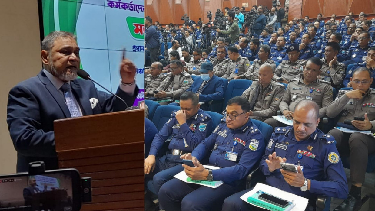 সিইসি ও সম্মেলনে কর্মকর্তারা