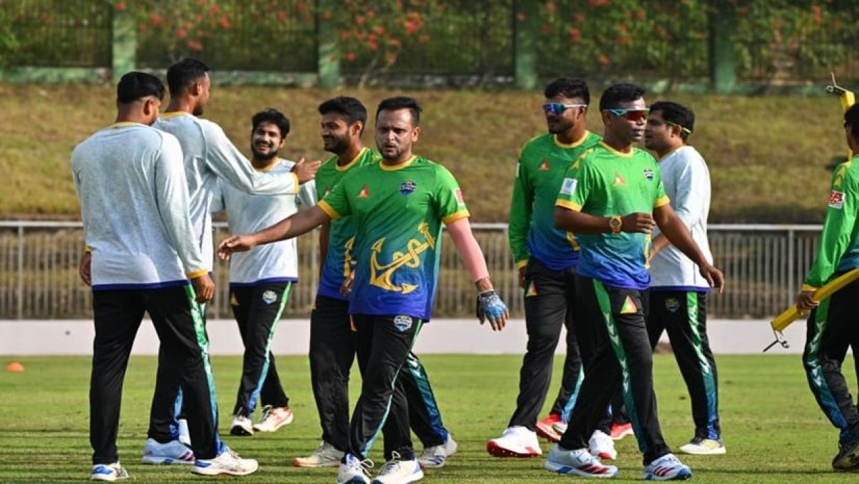 বাংলাদেশ প্রিমিয়ার লিগের দল চট্টগ্রাম রয়্যালস খেলোয়াড়দের অনুশীলন