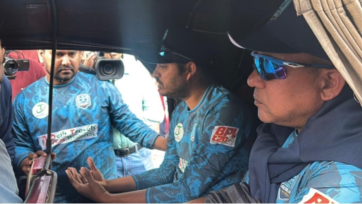 নোয়াখালীর দুই কোচ