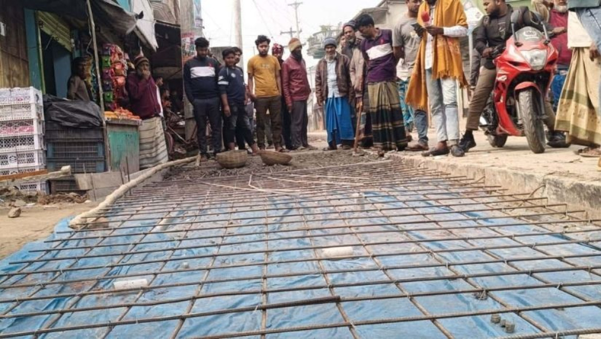 যশোরের শার্শা উপজেলার বাগআঁচড়া সাতমাইল–গোগা সড়কে