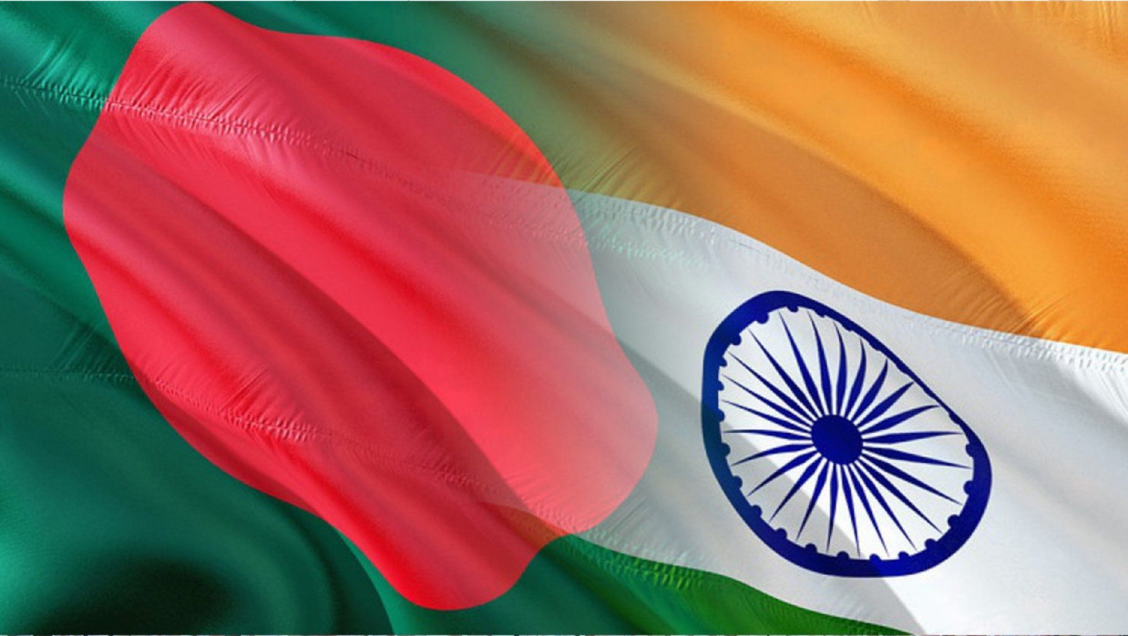 বাংলাদেশ ও ভারতের পতাকা