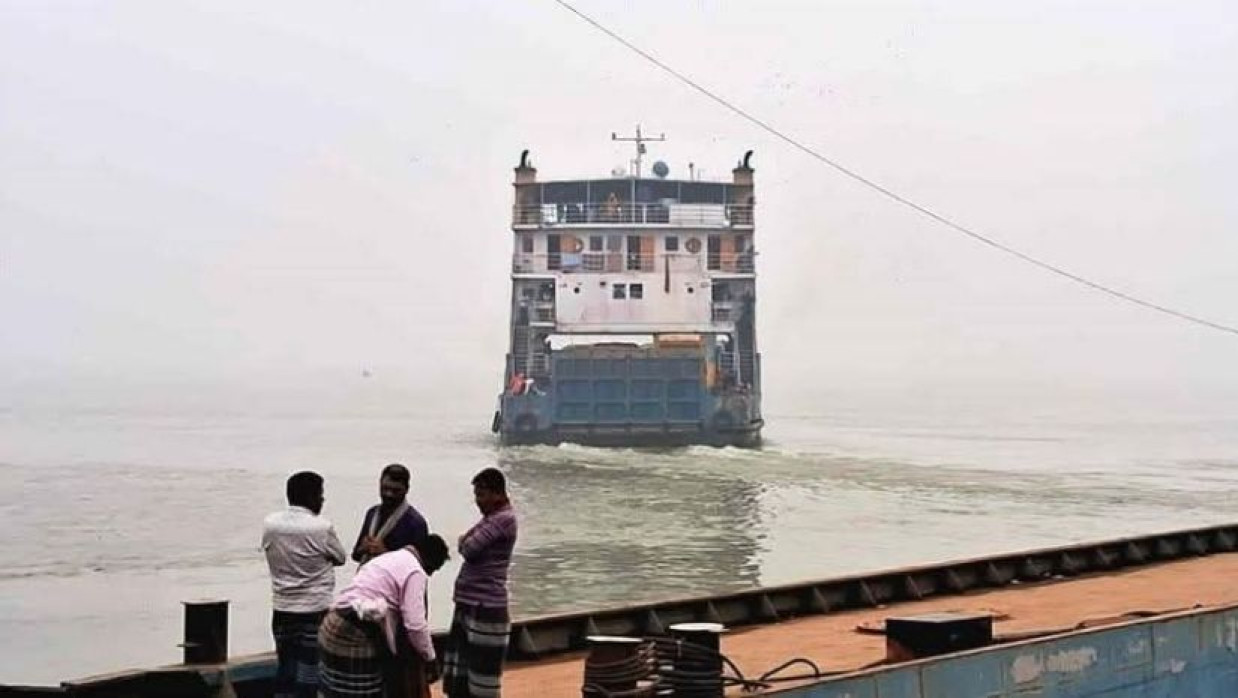 পাটুরিয়া–দৌলতদিয়া নৌপথ