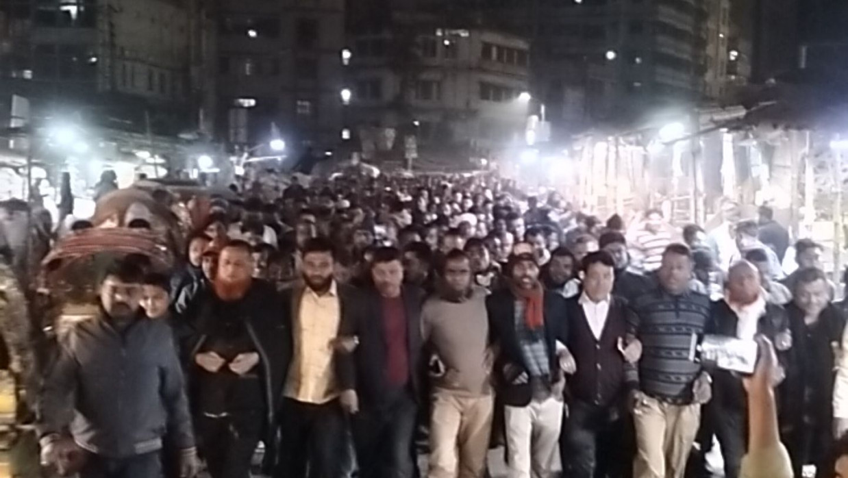  কাওরান বাজারে আওয়ামী সিন্ডিকেটের বিরুদ্ধে ব্যবসায়ীদের বিক্ষোভ 