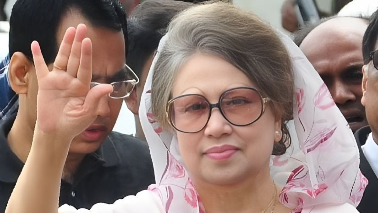 সাবেক প্রধানমন্ত্রী বেগম খালেদা জিয়া