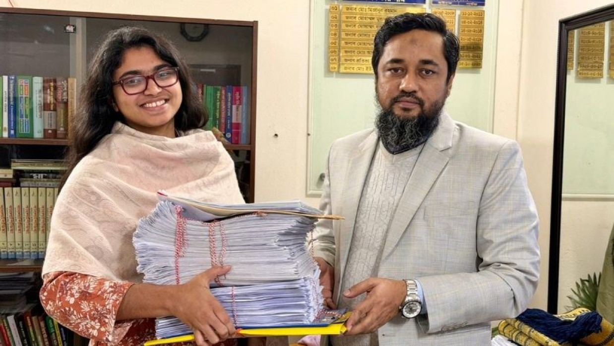 মনোনয়ন ফরম জমা দিয়েছেন তাসনিম জারা