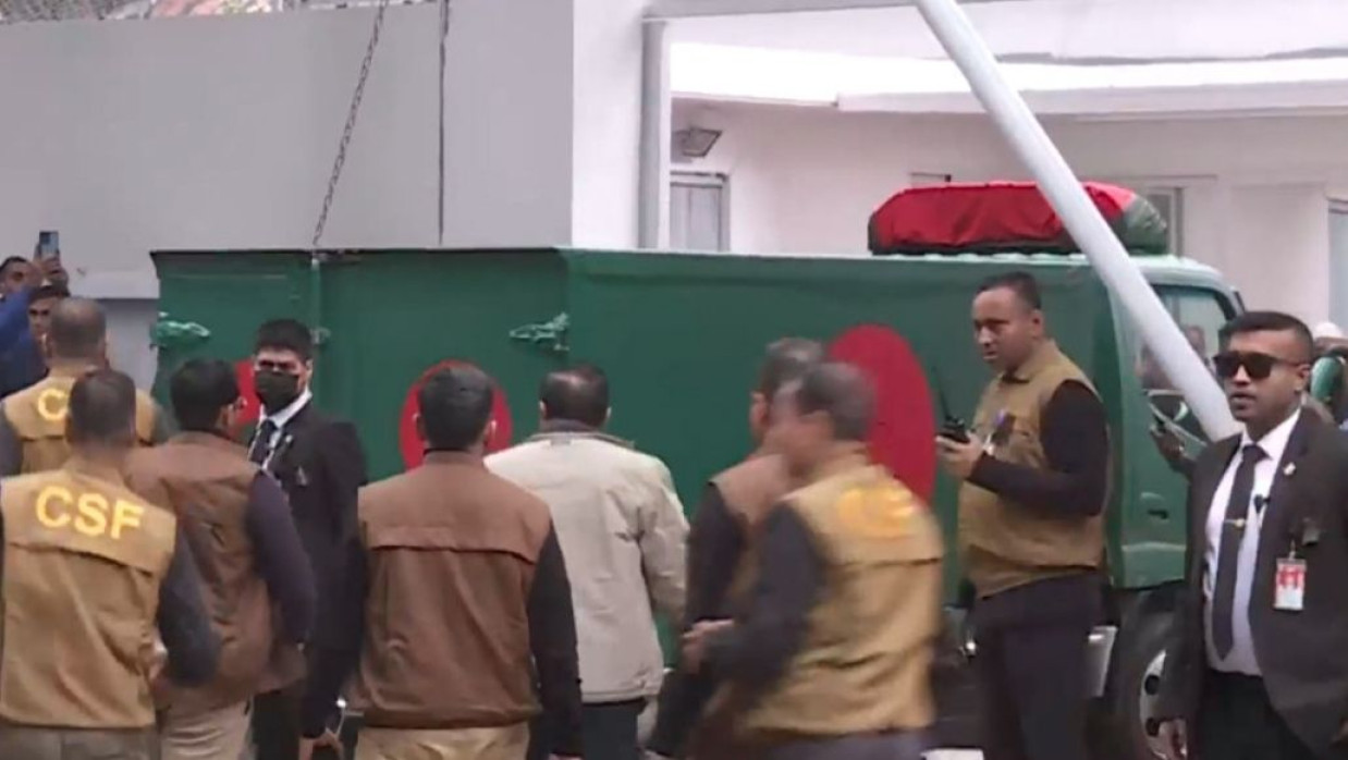 গুলশানের বাসভবন ফিরোজায় খালেদা জিয়া