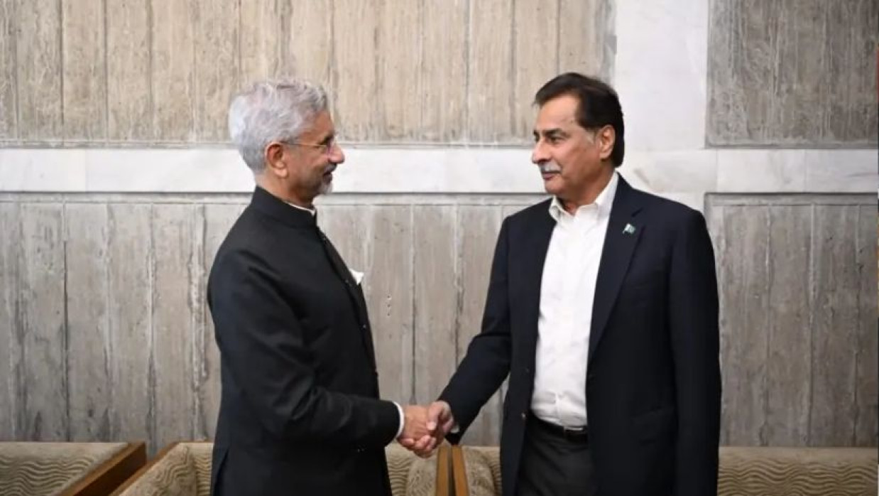 ভারতের পররাষ্ট্রমন্ত্রী এস. জয়শঙ্কর ও  কিস্তানের জাতীয় পরিষদের স্পিকার সরদার আয়াজ সাদিক