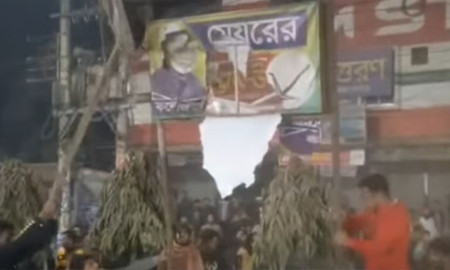 বিচারের দাবিতে জুলাই আন্দোলনকারী, সাধারণ শিক্ষার্থী ও বিভিন্ন রাজনৈতিক দলের নেতাকর্মীরা