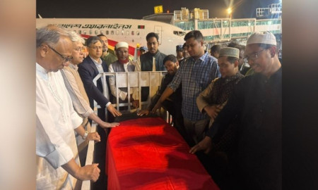 বিমানবন্দরে ওসমান হাদির মরদেহ নিতে উপস্থিত বিএনপি-জামায়াত-এনসিপি ও ডাকসুর নেতারা