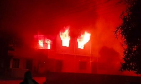 খালিদ মাহমুদ চৌধুরী বাড়িতে অগ্নিসংযোগ