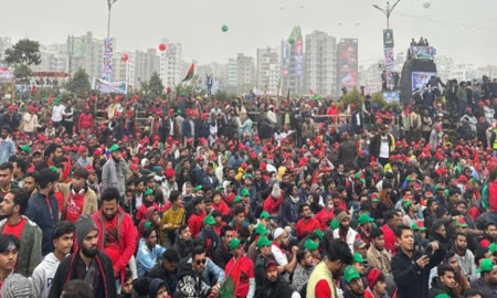 ‘লিডার আসছে’ স্লোগানে মুখর ৩০০ ফিট