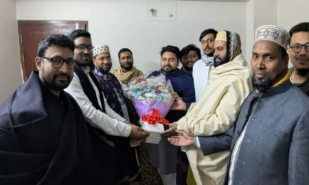 আসন ছেড়ে দেওয়া জামায়াত প্রার্থীর বাসায় নাহিদ ইসলাম