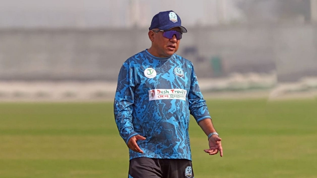 মুস্তাফিজ ইস্যুতে সরকারের হস্তক্ষেপ চাইলেন নোয়াখালীর কোচ সুজন