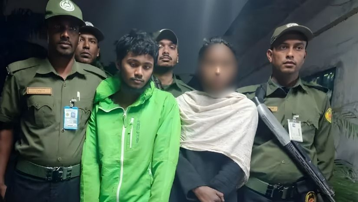  আটককৃত স্বামী-স্ত্রী