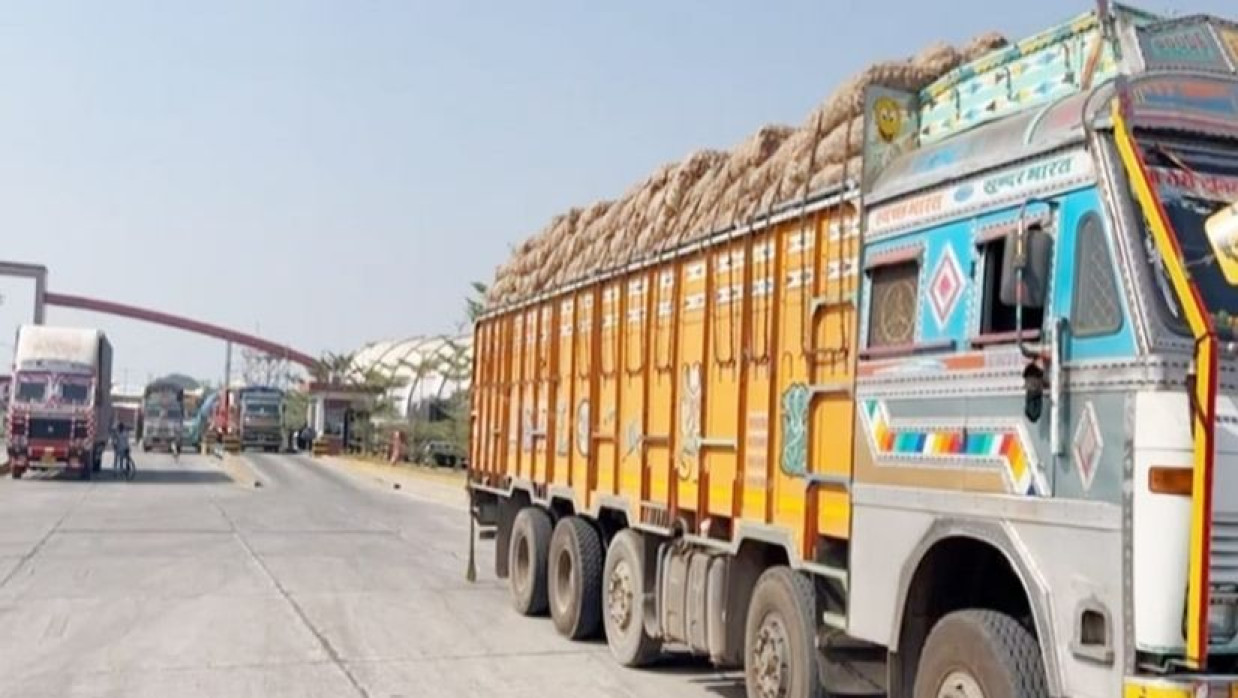 আমদানি ট্রাক