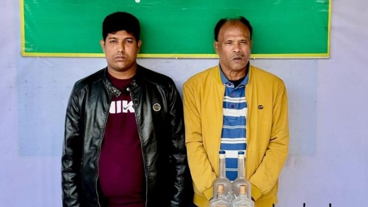 বহিষ্কৃত বিএনপি নেতা ও তার সহযোগীকে গ্রেপ্তার করে থানায় দেয় সেনাবাহিনী