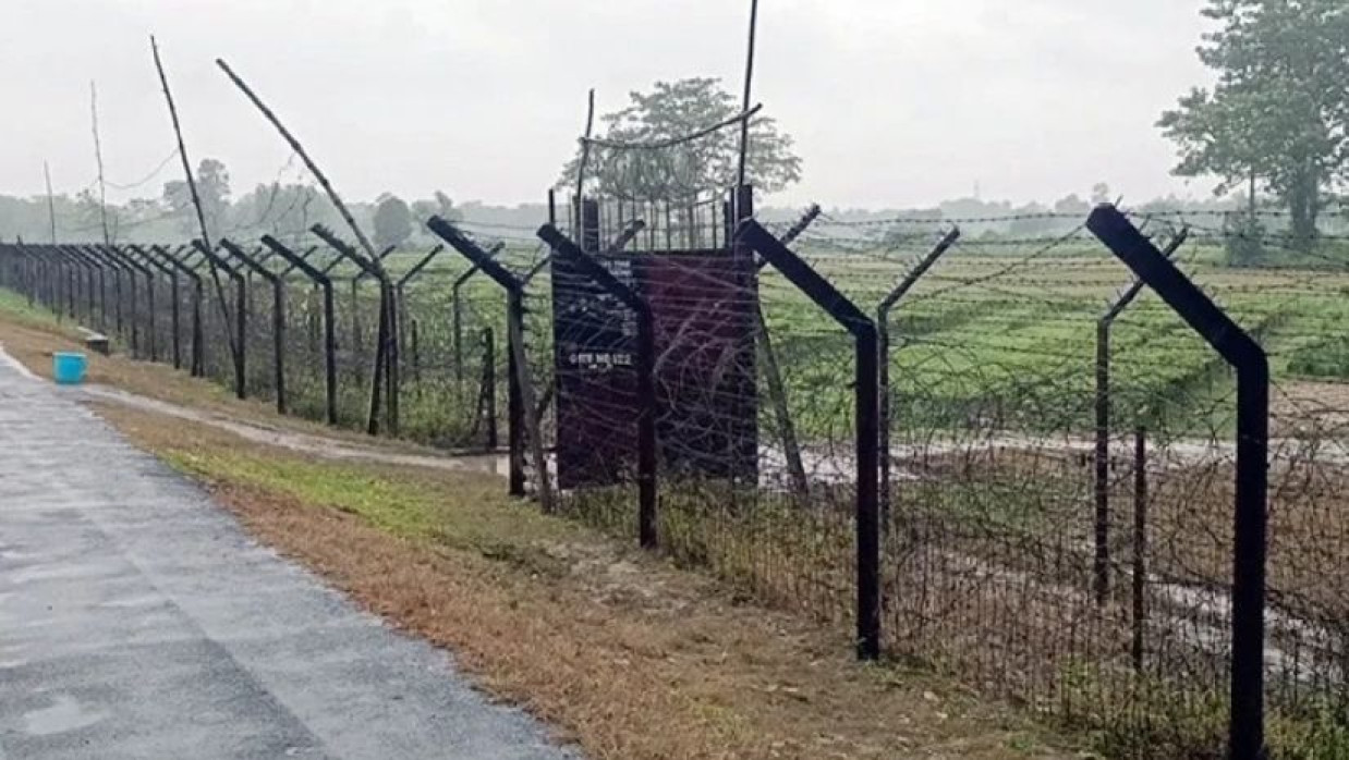 সীমান্তে গুলি ছুড়ে বাংলাদেশি যুবককে ধরে নিয়ে গেল বিএসএফ