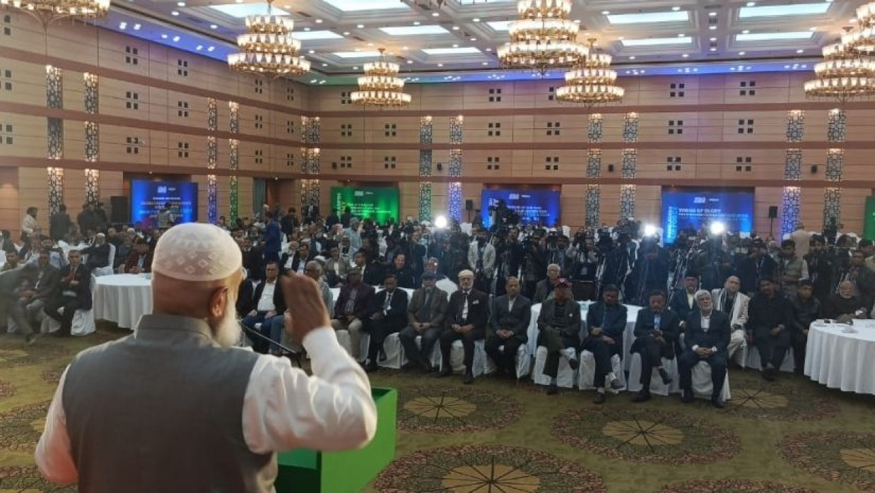 সশস্ত্র বাহিনীর অবসরপ্রাপ্ত কর্মকর্তাদের সঙ্গে মতবিনিময় করেছেন জামায়াতে ইসলামীর আমীর