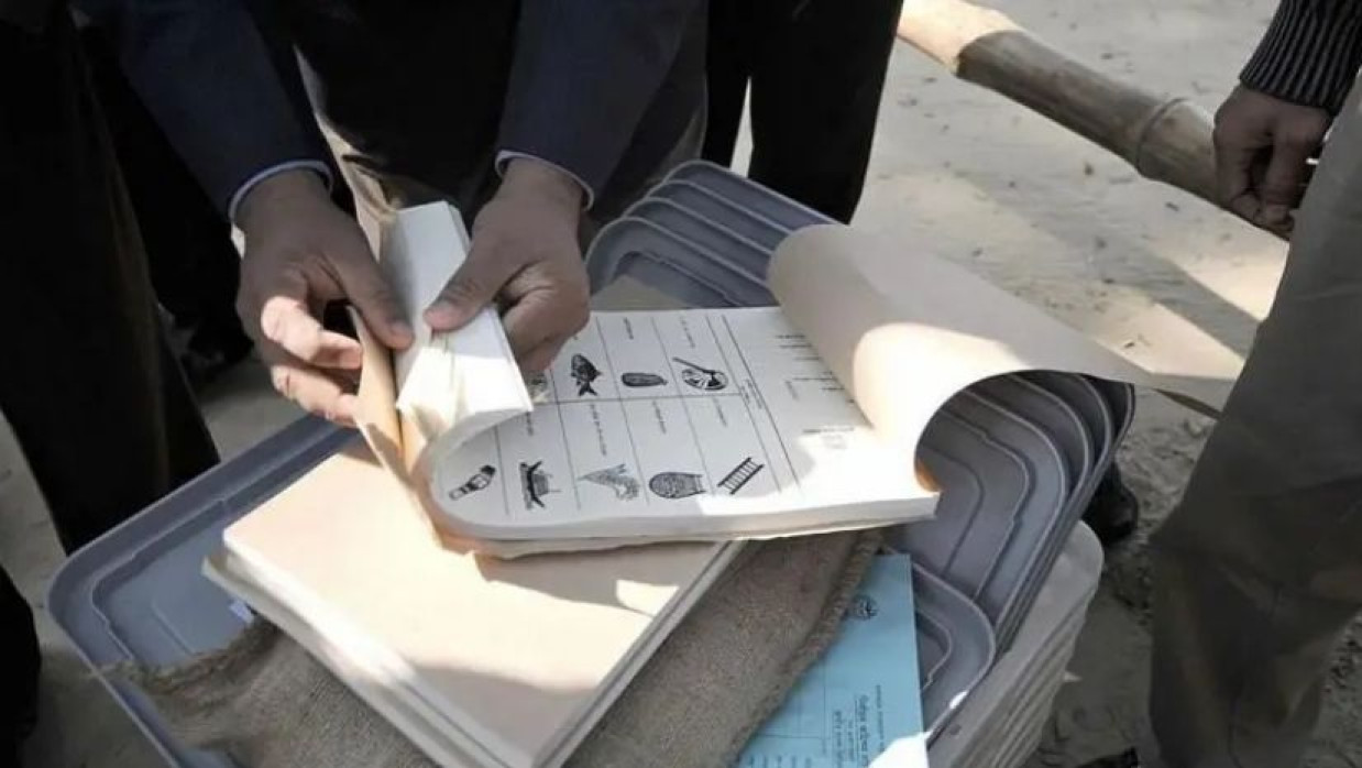 ভোটের আমেজ