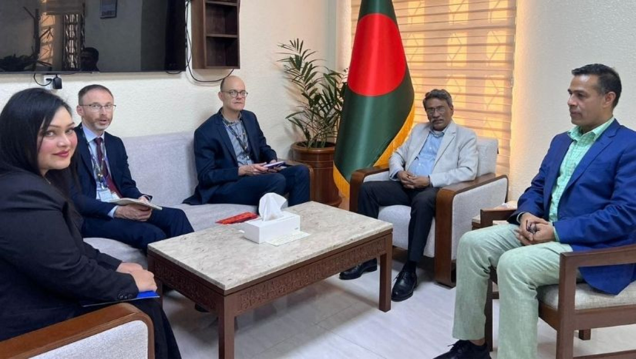 অধ্যাপক আলী রীয়াজের সঙ্গে ইউ প্রতিনিধিদের সাক্ষাৎ