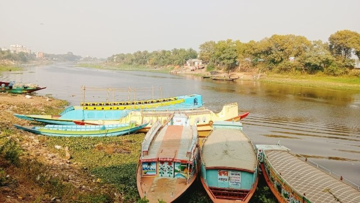 তিতাসের পাড়ে একদিন