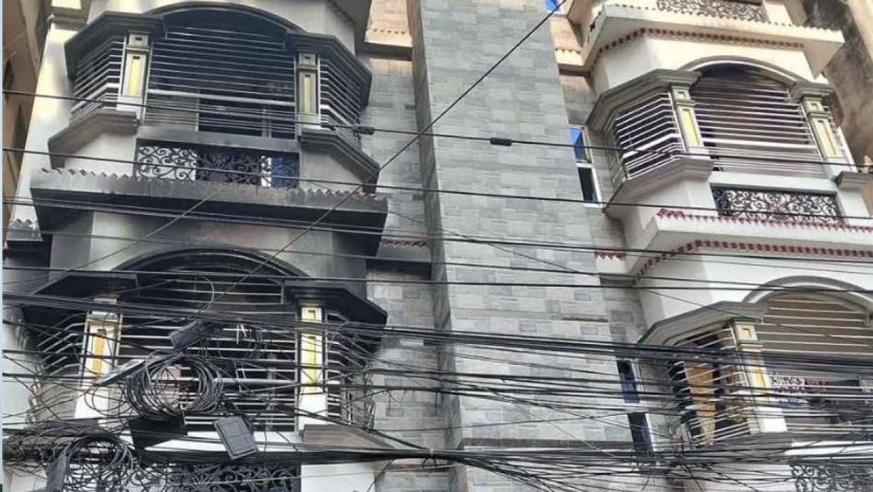 উত্তরার আবাসিক ভবনে অগ্নিকাণ্ডের ঘটনায় একই পরিবারের তিননজন নিহত