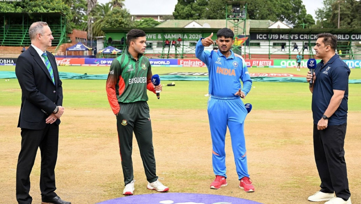 টসে দুই দল