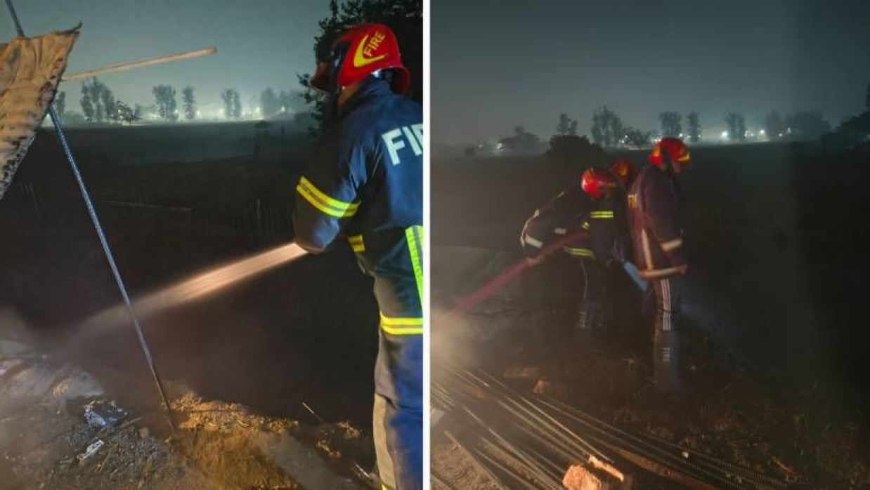 আগুন নিয়ন্ত্রণে কাজ করছেন ফায়ার সার্ভিসের সদস্যরা