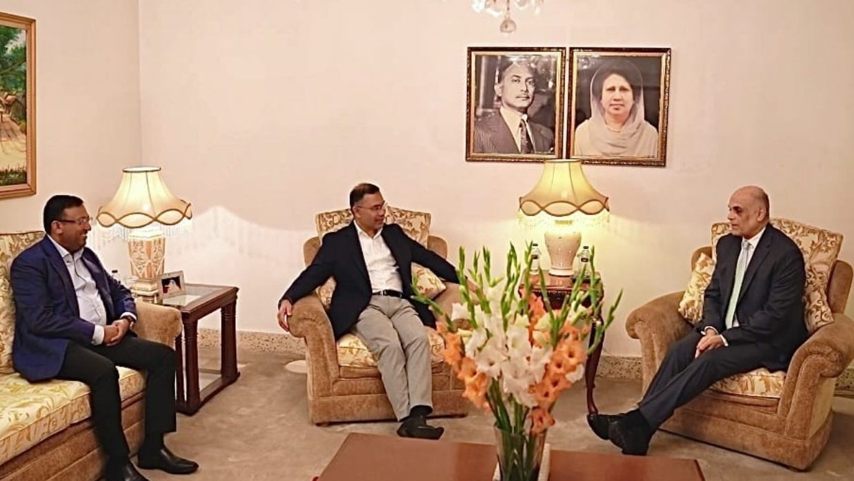 তারেক রহমানের সঙ্গে সাক্ষাৎ করেছেন ব্রাজিলের রাষ্ট্রদূত পাওলো ফার্নান্দো দিয়াস