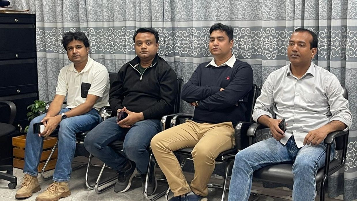 নির্বাচন কমিশনের সঙ্গে আলোচনায় বসেছেন কেন্দ্রীয় ছাত্রদলের নেতারা